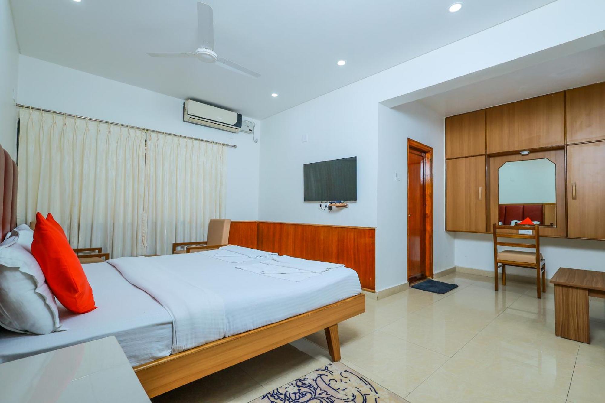 Hotel Janardana Удипи Экстерьер фото