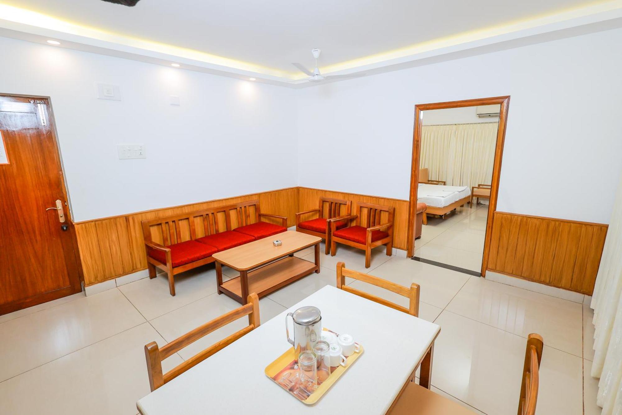 Hotel Janardana Удипи Экстерьер фото